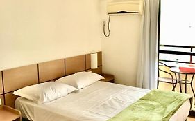 Studio Costa Sul Beach com piscina e garagem